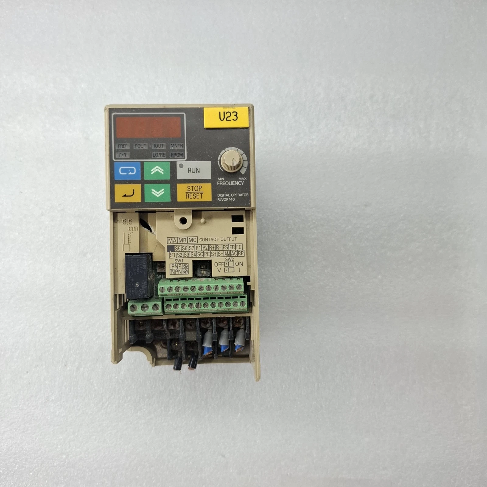 OMRON INVERTER 3G3MV-A2004 AC3PH 200-230V 50/60Hz 3.9A